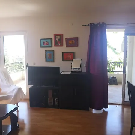 Appartamento Comfortable In Makarska, 80 M², Sea View And Terrace