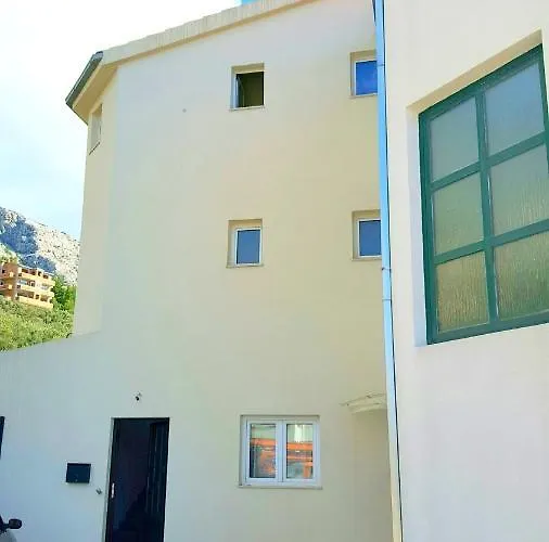 Comfortable In Makarska, 80 M², Sea View And Terrace Appartamento *