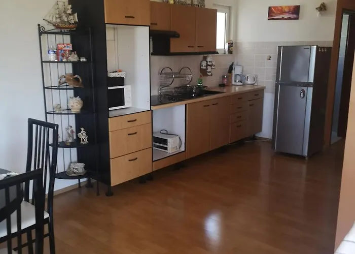 Comfortable In Makarska, 80 M², Sea View And Terrace Makarska