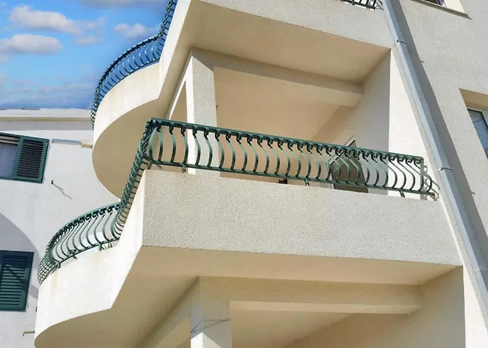 Comfortable In Makarska, 80 M², Sea View And Terrace Appartamento *