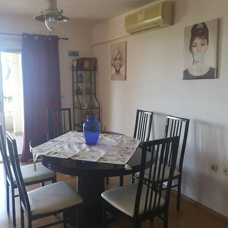 Comfortable In Makarska, 80 M², Sea View And Terrace Apartmán *
