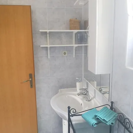 Comfortable In Makarska, 80 M², Sea View And Terrace