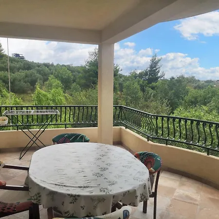 Comfortable In Makarska, 80 M², Sea View And Terrace Apartamento Makarska