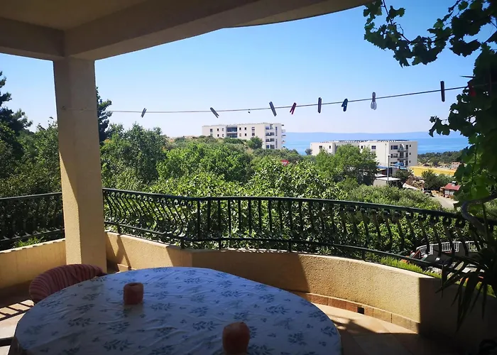 Refined Sea View Apartment Makarska