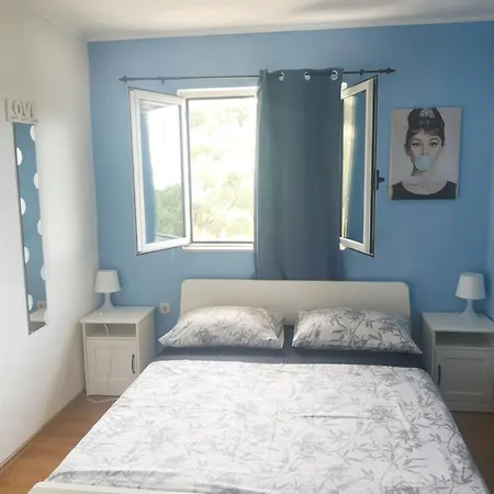 Comfortable In Makarska, 80 M², Sea View And Terrace Makarska